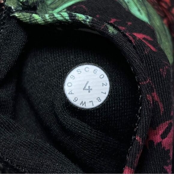 Lululemon Wunder Under Hi-Rise 1/2 Tight 17" in Zen Garden Multi - Picture 6 of 8